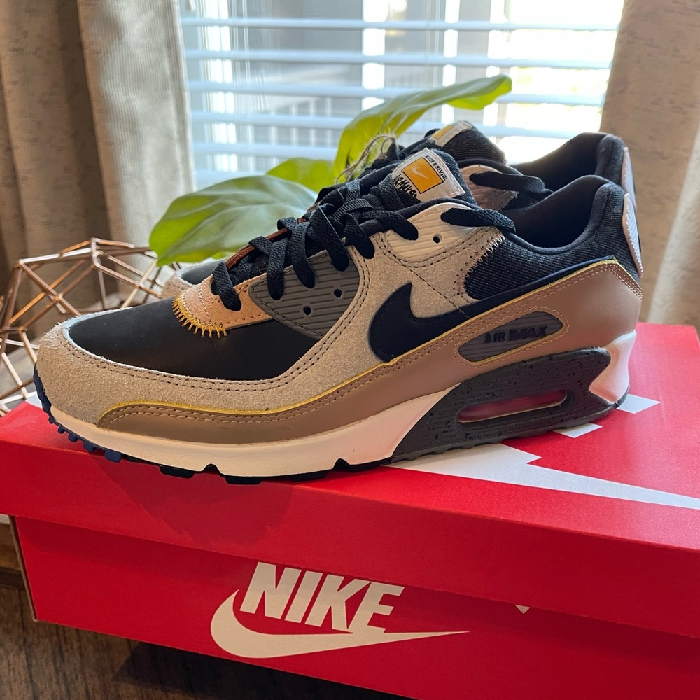 Air Max 90 SE Grey Fog Black Hemp Smoke Grey Size 9.5 Like New in Box
